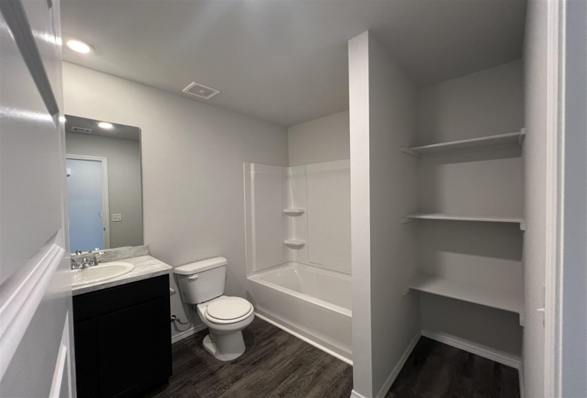3 Bedrooms Bedrooms, 0 ,2 BathroomsBathrooms,Residential,Single Family,2nd,1,132894