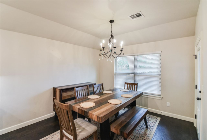 4 Bedrooms Bedrooms, 0 ,2 BathroomsBathrooms,Residential,Single Family,Oak Crest,1,132896