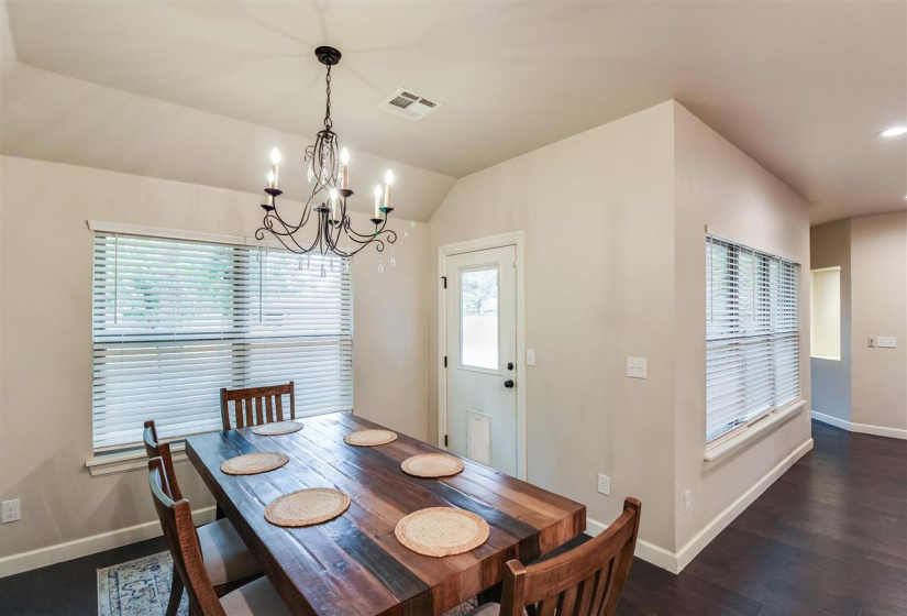 4 Bedrooms Bedrooms, 0 ,2 BathroomsBathrooms,Residential,Single Family,Oak Crest,1,132896