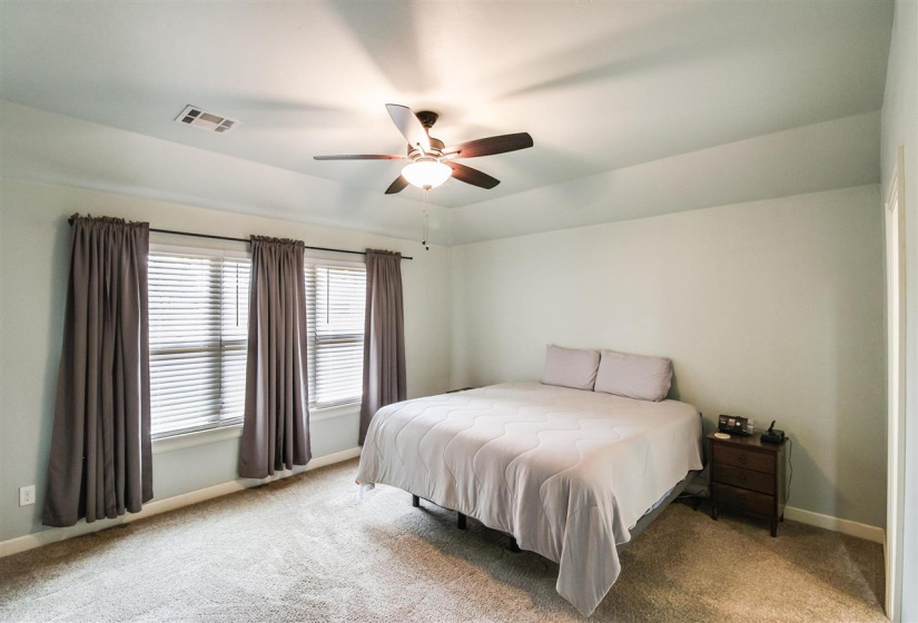 4 Bedrooms Bedrooms, 0 ,2 BathroomsBathrooms,Residential,Single Family,Oak Crest,1,132896