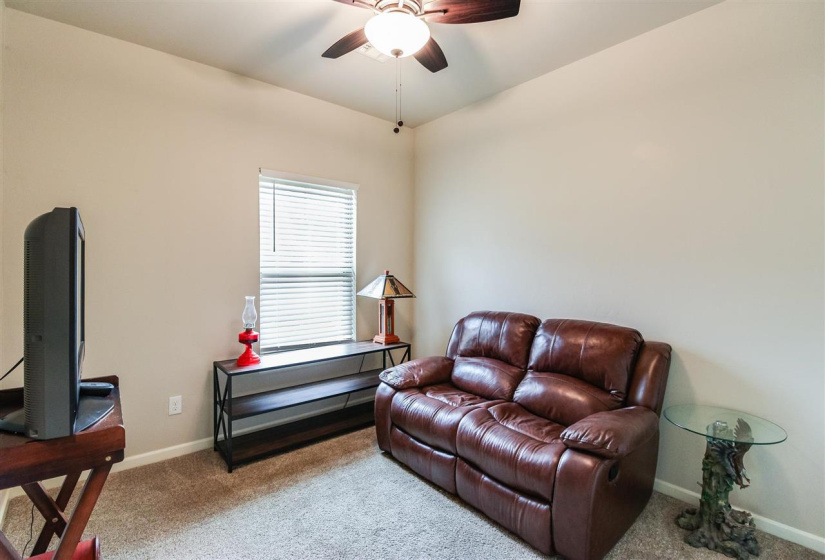 4 Bedrooms Bedrooms, 0 ,2 BathroomsBathrooms,Residential,Single Family,Oak Crest,1,132896
