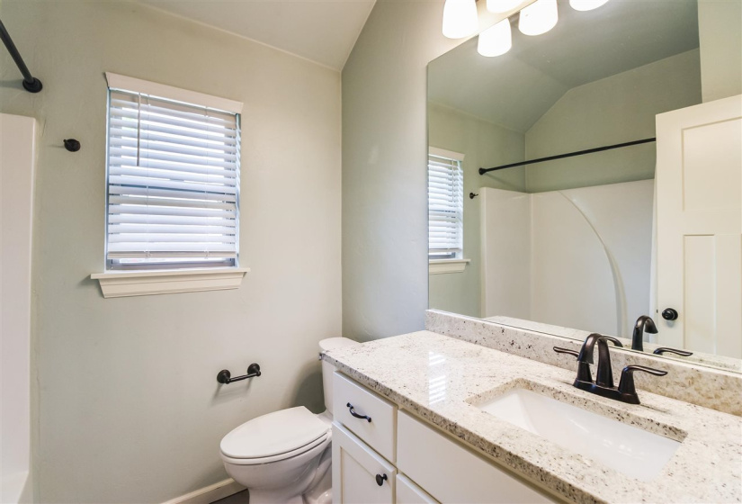 4 Bedrooms Bedrooms, 0 ,2 BathroomsBathrooms,Residential,Single Family,Oak Crest,1,132896