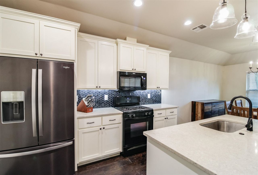 4 Bedrooms Bedrooms, 0 ,2 BathroomsBathrooms,Residential,Single Family,Oak Crest,1,132896