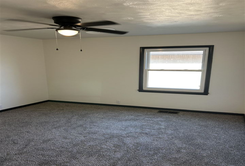 3 Bedrooms Bedrooms, 0 ,3 BathroomsBathrooms,Residential,Single Family,Hillcrest,1,132903