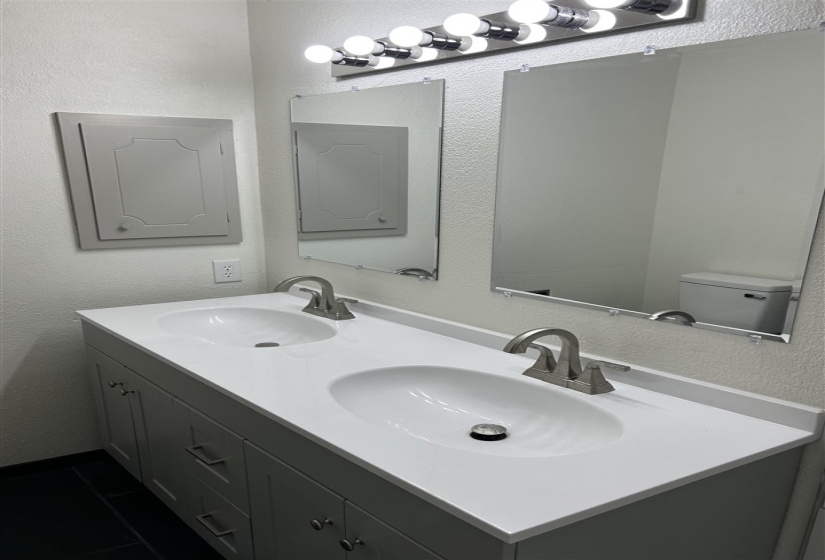 bathroom in main bedroom suite
