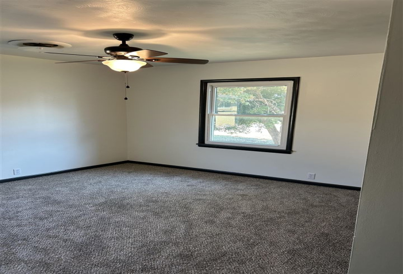 3 Bedrooms Bedrooms, 0 ,3 BathroomsBathrooms,Residential,Single Family,Hillcrest,1,132903