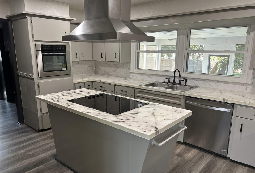 3 Bedrooms Bedrooms, 0 ,3 BathroomsBathrooms,Residential,Single Family,Hillcrest,1,132903
