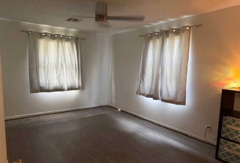 3 Bedrooms Bedrooms, 0 ,2 BathroomsBathrooms,Residential,Single Family,9th,1,132905