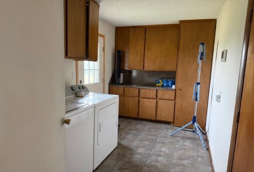 3 Bedrooms Bedrooms, 0 ,2 BathroomsBathrooms,Residential,Single Family,9th,1,132905