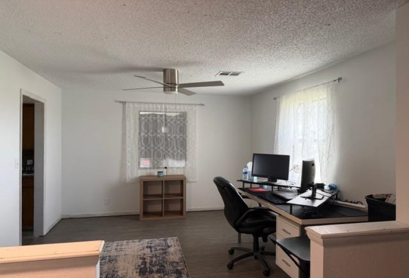 3 Bedrooms Bedrooms, 0 ,2 BathroomsBathrooms,Residential,Single Family,9th,1,132905