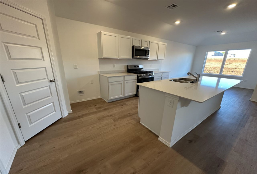 4 Bedrooms Bedrooms, 0 ,2 BathroomsBathrooms,Residential,Single Family,Blackberry,1,132914