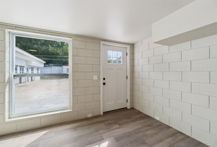 0 , 0 ,11 BathroomsBathrooms,Multi-family,Apartments,Cherry,1,132923