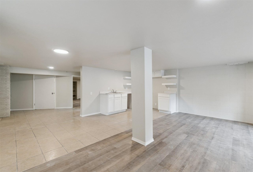 0 , 0 ,11 BathroomsBathrooms,Multi-family,Apartments,Cherry,1,132923