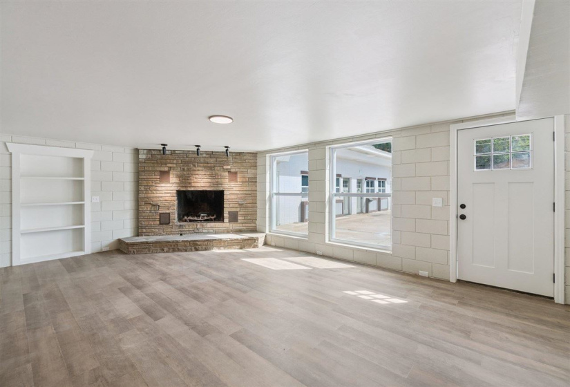 0 , 0 ,11 BathroomsBathrooms,Multi-family,Apartments,Cherry,1,132923