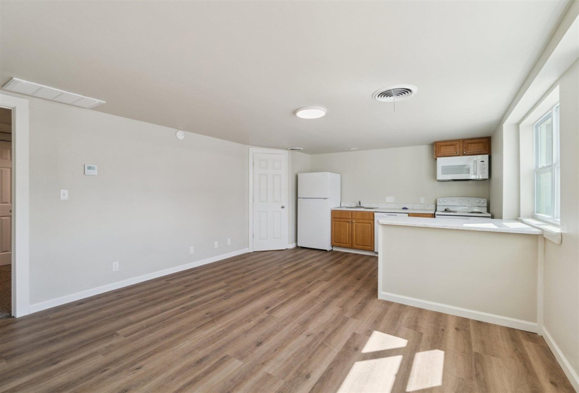 0 , 0 ,11 BathroomsBathrooms,Multi-family,Apartments,Cherry,1,132923