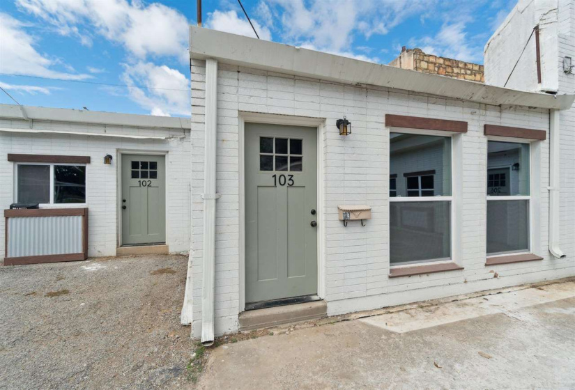 0 , 0 ,11 BathroomsBathrooms,Multi-family,Apartments,Cherry,1,132923