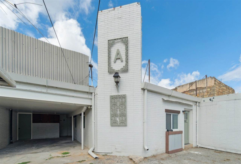 0 , 0 ,11 BathroomsBathrooms,Multi-family,Apartments,Cherry,1,132923