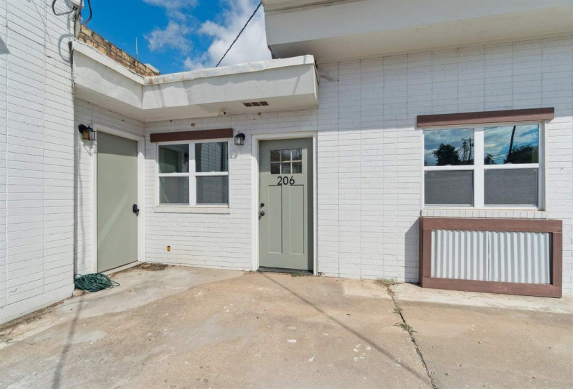 0 , 0 ,11 BathroomsBathrooms,Multi-family,Apartments,Cherry,1,132923