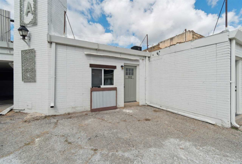 0 , 0 ,11 BathroomsBathrooms,Multi-family,Apartments,Cherry,1,132923