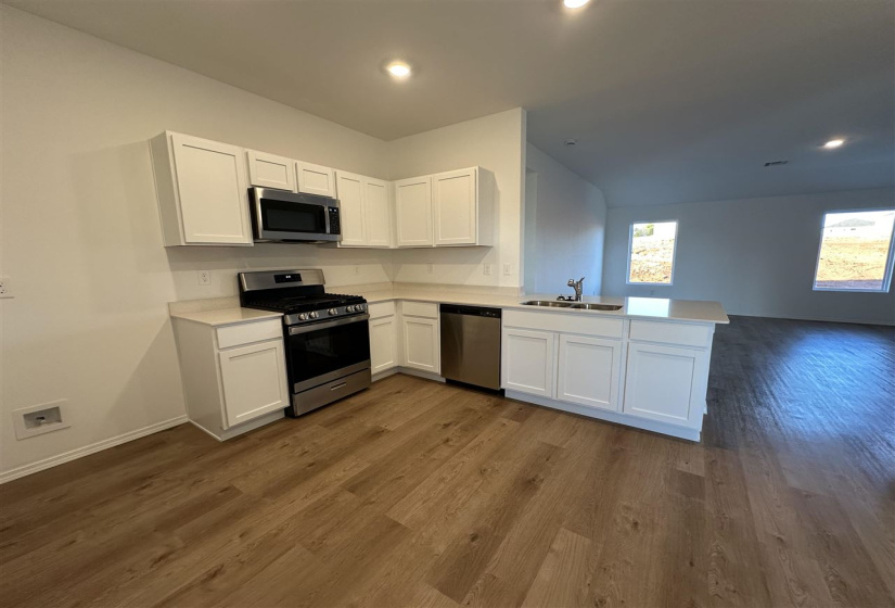 3 Bedrooms Bedrooms, 0 ,2 BathroomsBathrooms,Residential,Single Family,Blackberry,1,132917