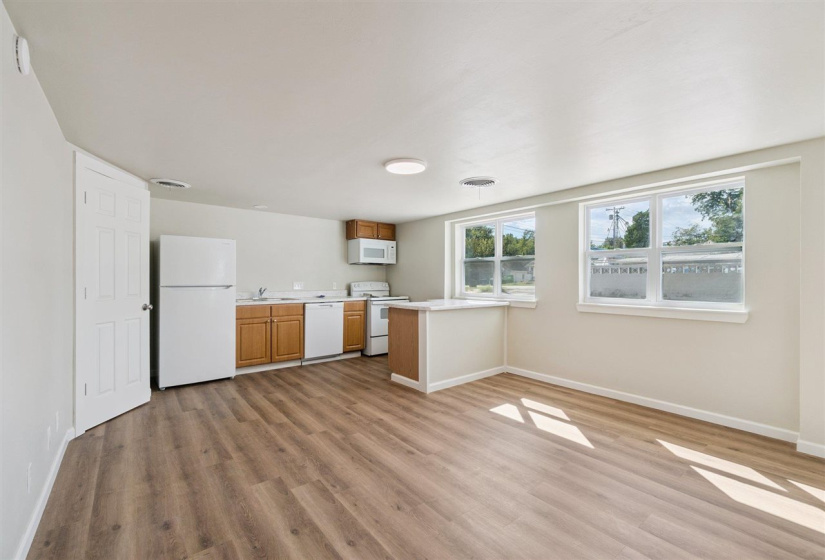 11 Bedrooms Bedrooms, 0 ,8 BathroomsBathrooms,Residential,Condominium/townhouse,Cherry,1,132922