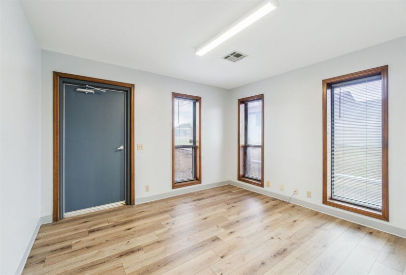 0 , 0 ,0,Residential,Single Family,Main,1,132929