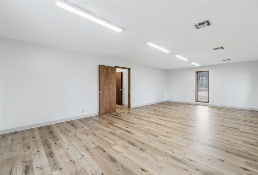 0 , 0 ,0,Residential,Single Family,Main,1,132929