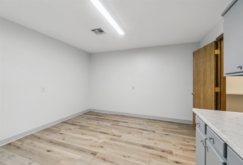 0 , 0 ,0,Residential,Single Family,Main,1,132929