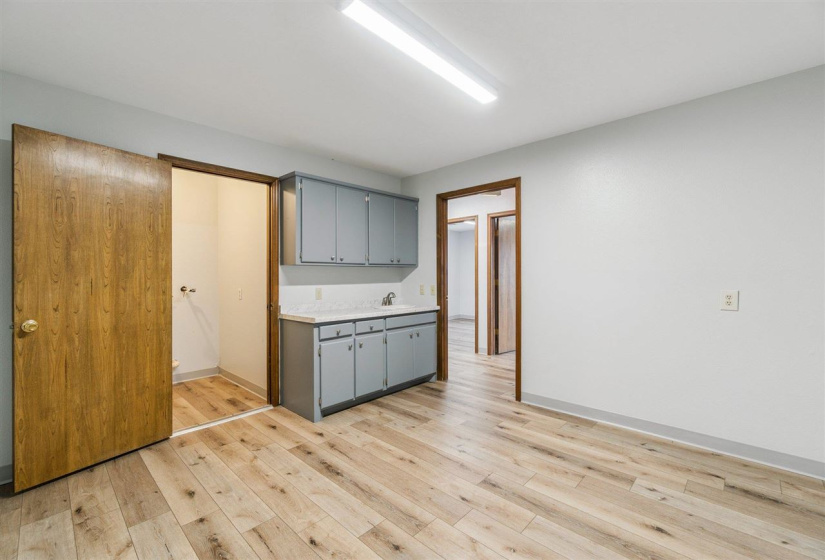 0 , 0 ,0,Residential,Single Family,Main,1,132929