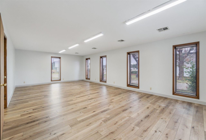 0 , 0 ,0,Residential,Single Family,Main,1,132929