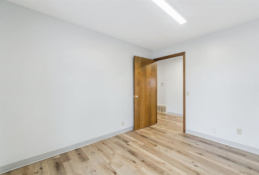 0 , 0 ,0,Residential,Single Family,Main,1,132929