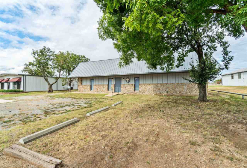 0 , 0 ,0,Residential,Single Family,Main,1,132929