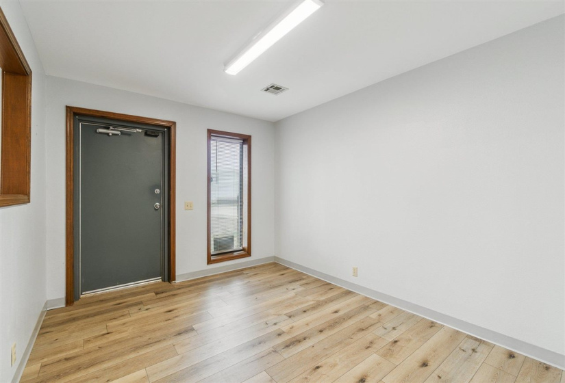 0 , 0 ,0,Residential,Single Family,Main,1,132929