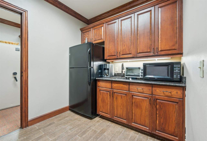 0 , 0 ,11 BathroomsBathrooms,Commercial/industrial,Commercial,Jardot,1,132930