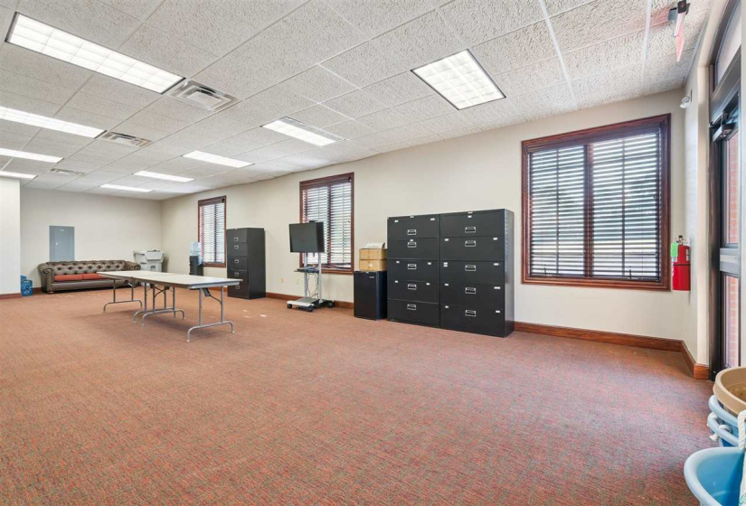 0 , 0 ,11 BathroomsBathrooms,Commercial/industrial,Commercial,Jardot,1,132930