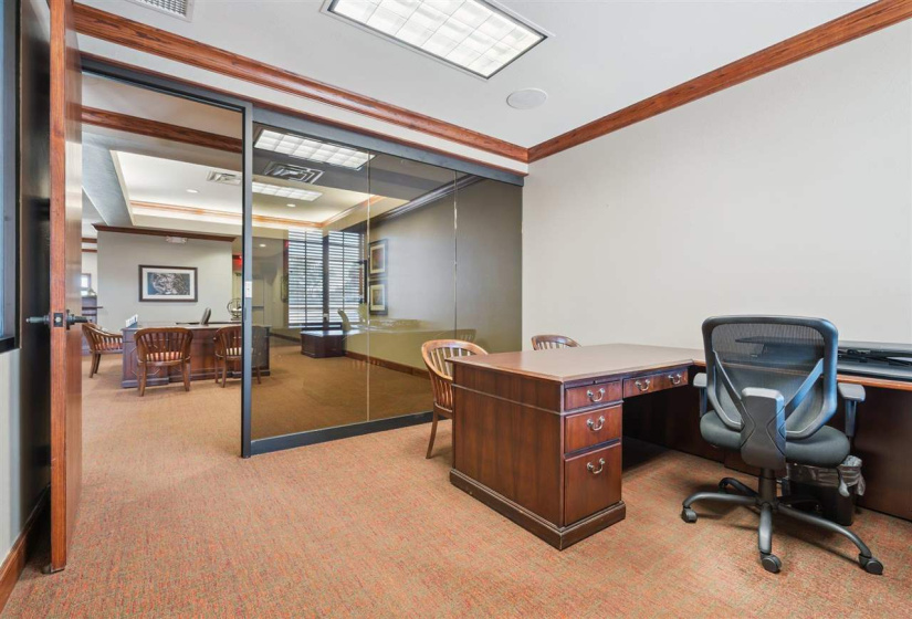 0 , 0 ,11 BathroomsBathrooms,Commercial/industrial,Commercial,Jardot,1,132930