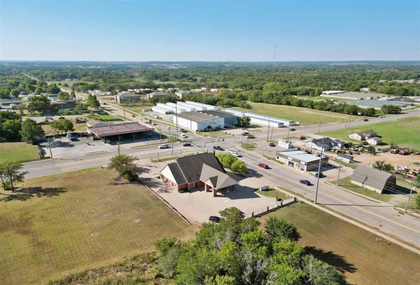0 , 0 ,11 BathroomsBathrooms,Commercial/industrial,Commercial,Jardot,1,132930