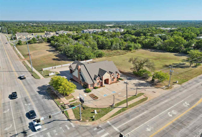 0 , 0 ,11 BathroomsBathrooms,Commercial/industrial,Commercial,Jardot,1,132930