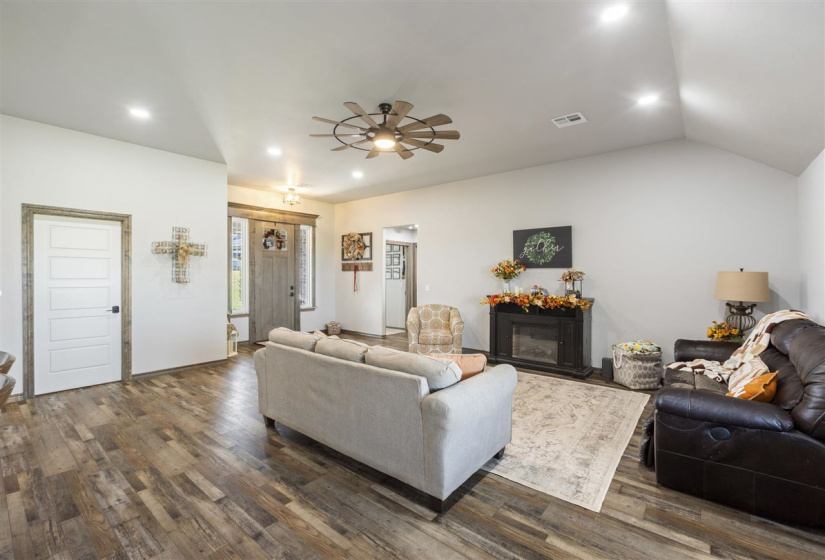 4 Bedrooms Bedrooms, 0 ,2 BathroomsBathrooms,Residential,Single Family,Haydans Brk,1,132934