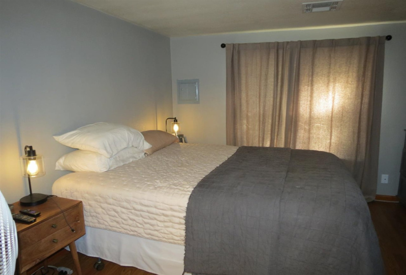 2 Bedrooms Bedrooms, 0 ,1 BathroomBathrooms,Residential,Single Family,3rd,1,132935
