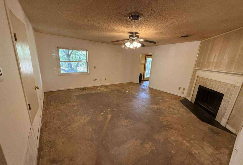 3 Bedrooms Bedrooms, 0 ,2 BathroomsBathrooms,Residential,Single Family,4th,1,132938