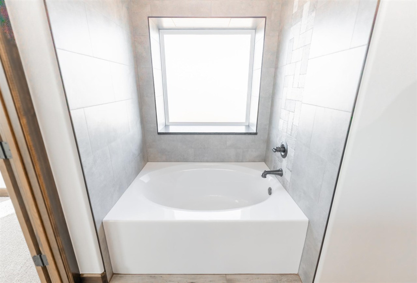 4 Bedrooms Bedrooms, 0 ,2 BathroomsBathrooms,Residential,Single Family,Crooked Oak,1,132939