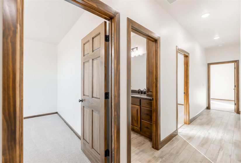 4 Bedrooms Bedrooms, 0 ,2 BathroomsBathrooms,Residential,Single Family,Crooked Oak,1,132939