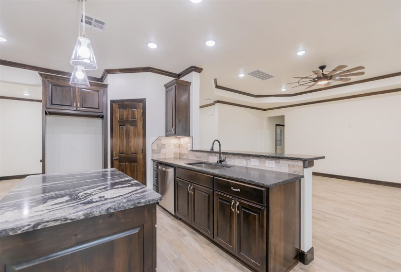 4 Bedrooms Bedrooms, 0 ,2 BathroomsBathrooms,Residential,Single Family,Deer Meadows,1,132941