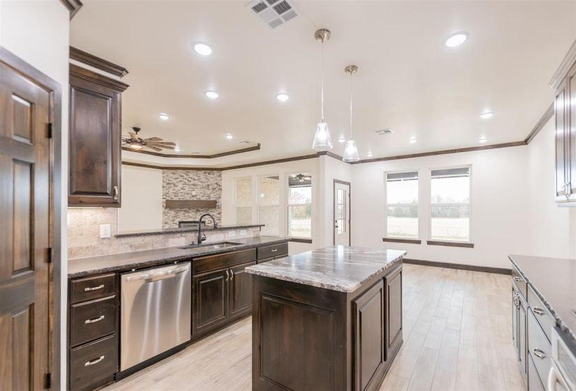 4 Bedrooms Bedrooms, 0 ,2 BathroomsBathrooms,Residential,Single Family,Deer Meadows,1,132941