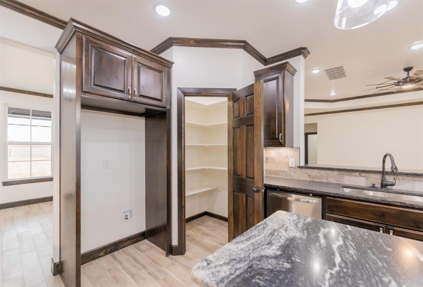 4 Bedrooms Bedrooms, 0 ,2 BathroomsBathrooms,Residential,Single Family,Deer Meadows,1,132941