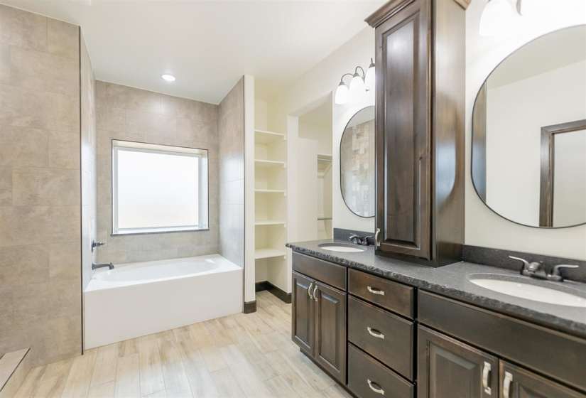 4 Bedrooms Bedrooms, 0 ,2 BathroomsBathrooms,Residential,Single Family,Deer Meadows,1,132941