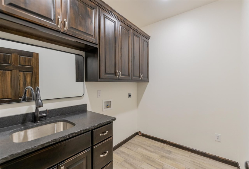 4 Bedrooms Bedrooms, 0 ,2 BathroomsBathrooms,Residential,Single Family,Deer Meadows,1,132941