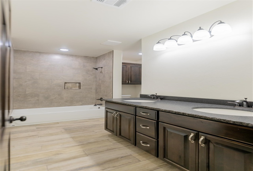 4 Bedrooms Bedrooms, 0 ,2 BathroomsBathrooms,Residential,Single Family,Deer Meadows,1,132941