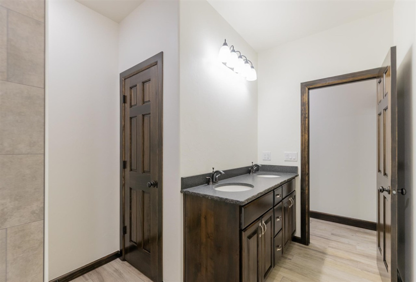 4 Bedrooms Bedrooms, 0 ,2 BathroomsBathrooms,Residential,Single Family,Deer Meadows,1,132941